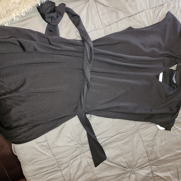 Dresses - Picture 2 of 6